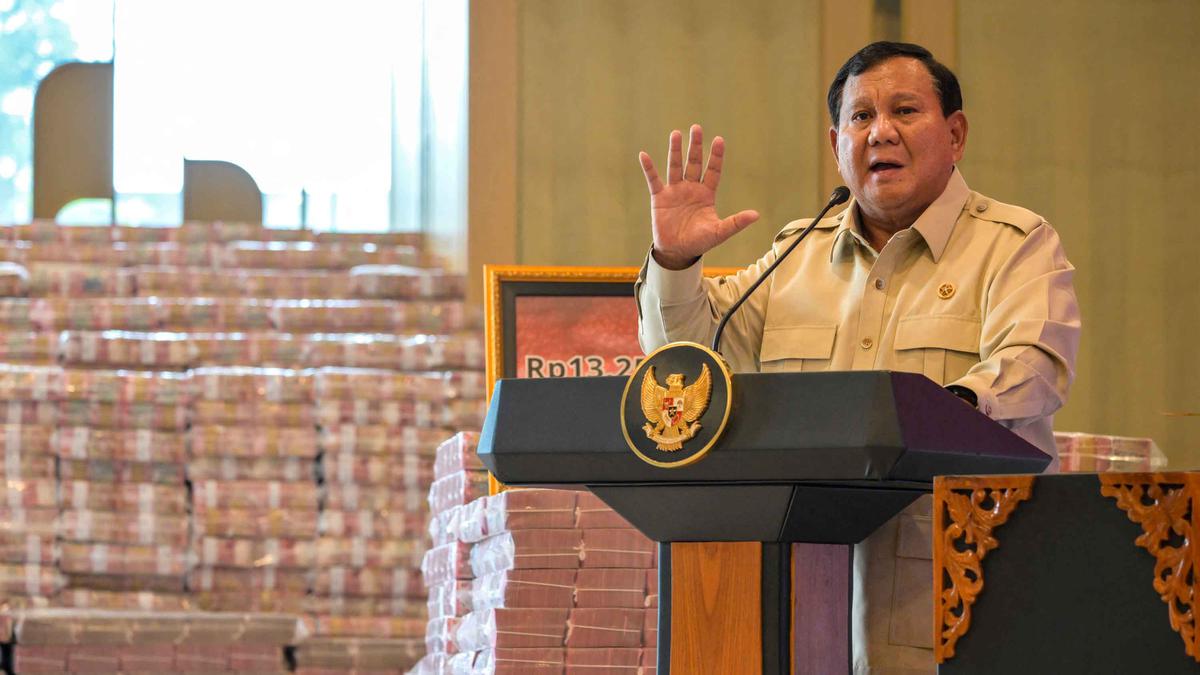 Prabowo Minta TNI-Polri Bantu Pembinaan di Sekolah Rakyat