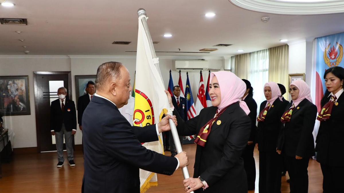 Tri Tito Karnavian Pimpin Perwosi, Dorong Olahraga Keluarga