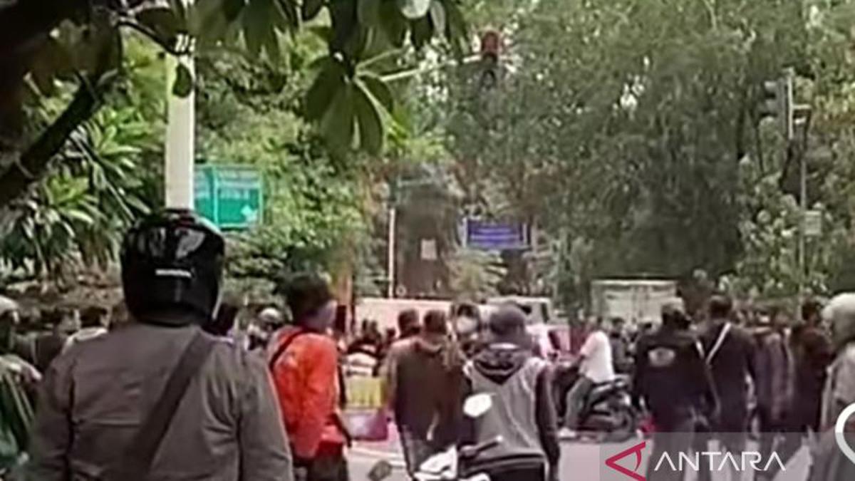 Debt Collector Tembak Pengendara di Tangerang, Korban Ditusuk