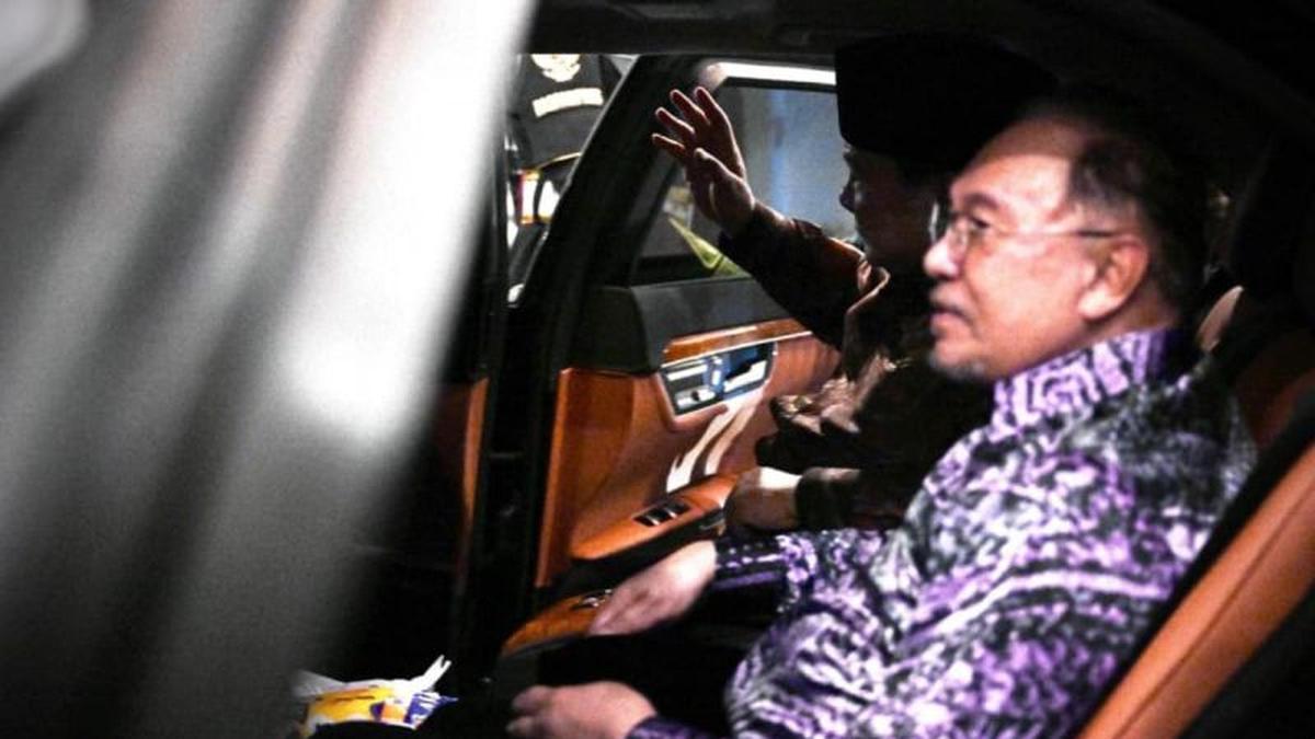 PM Anwar Ibrahim Bertolak, Prabowo Lepas dengan Penghormatan