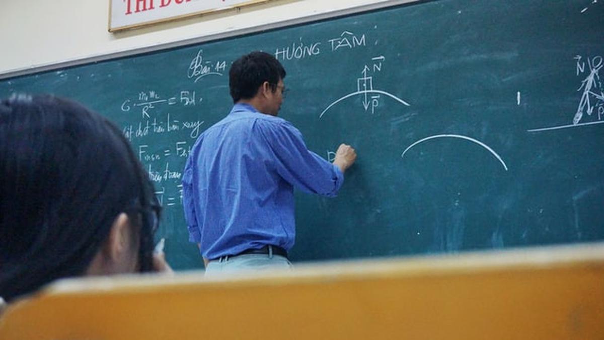 DPR Minta Pemda Tak Pecat Guru PPPK Paruh Waktu